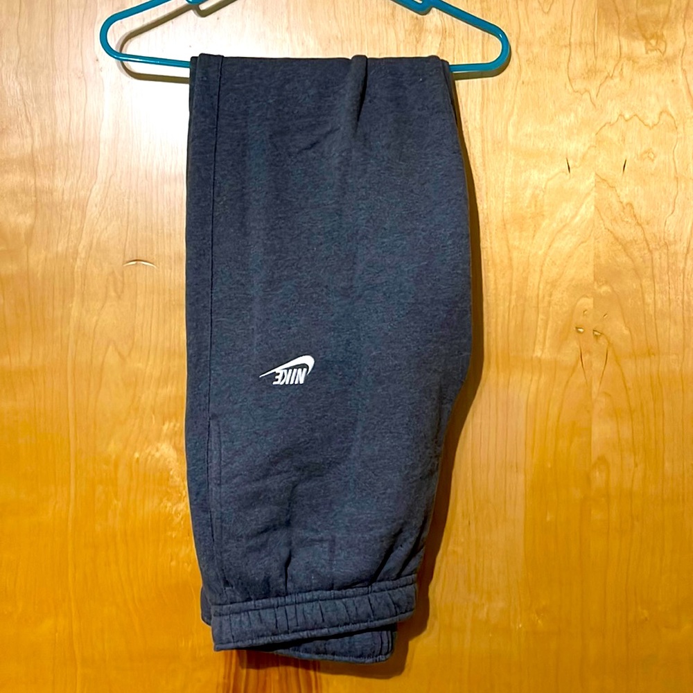 Mens nike sweatpants size L like new